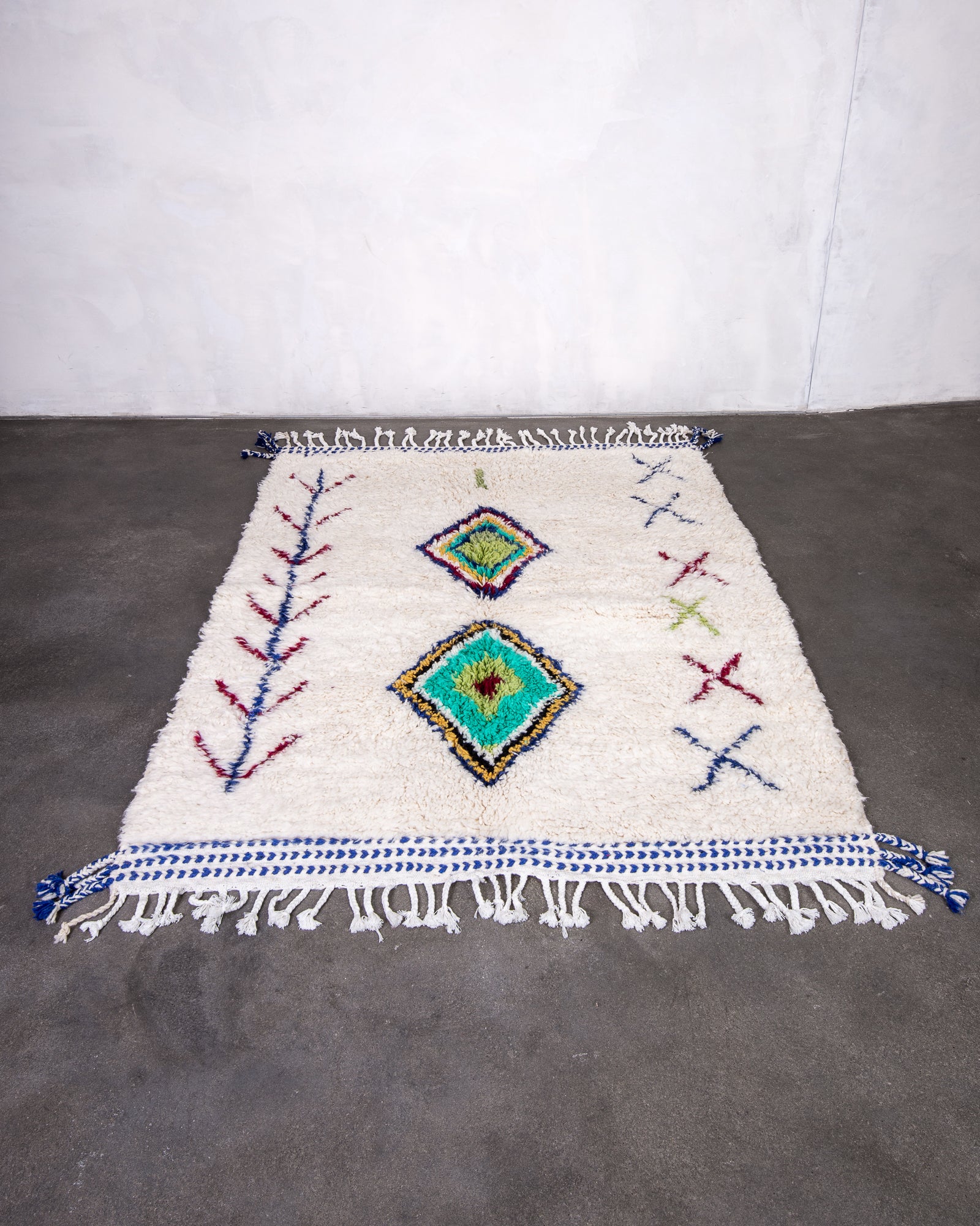 Modern designer handcrafted Berber rug from morocco Beniourain with beautiful colors and patterns